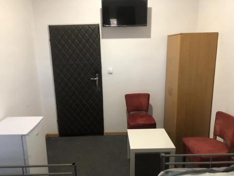 Hostel Leszno Ul.Uslugowa ภายนอก รูปภาพ